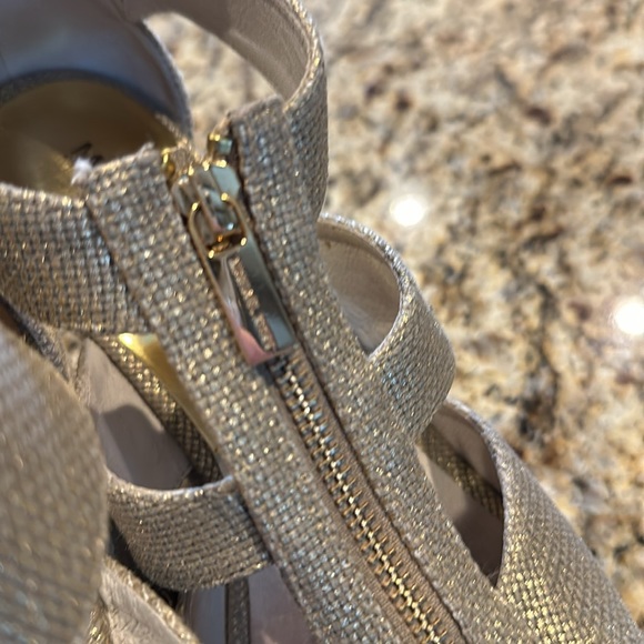 EUC Michael Kors Damita Platform Wedge - Gold 8.5M - Picture 6 of 8